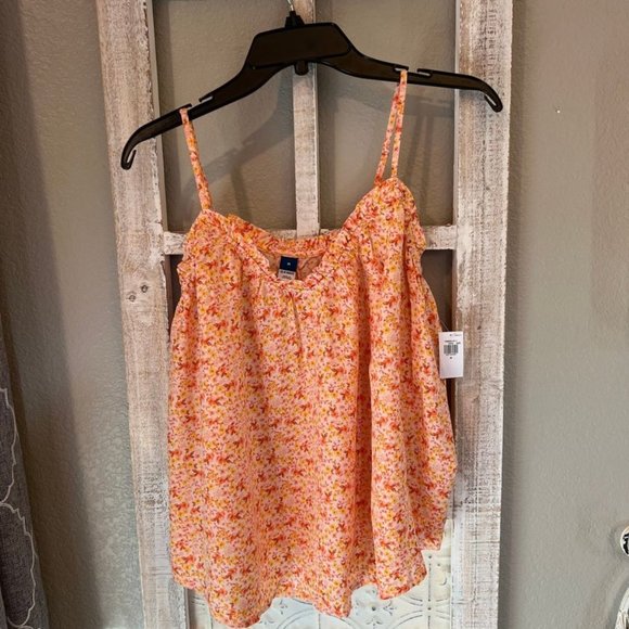 M New (NWT) Old Navy Cropped Flowy Women's Tank: Size Medium (Adjustable Straps) - Picture 1 of 2